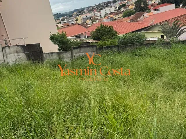 Terreno com 251m², à venda, no bairro Centro em Cambuí