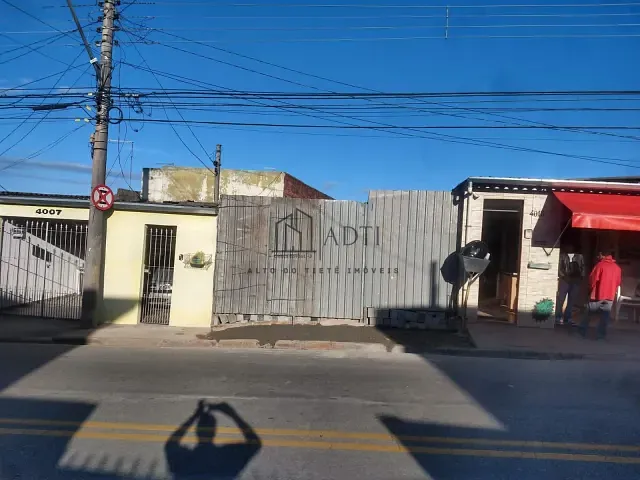 Terreno com 127m², à venda, no bairro Vila Vitória em Mogi das Cruzes