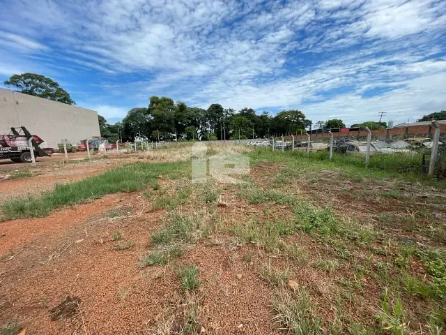 Terreno com 1345m², à venda, no bairro Centro em Rolândia