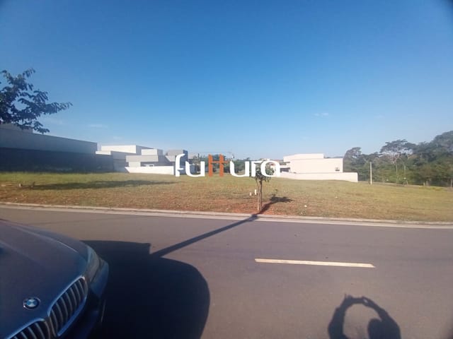 Terreno com 360m², à venda, no bairro Terras Alpha Residencial 1 em Senador Canedo