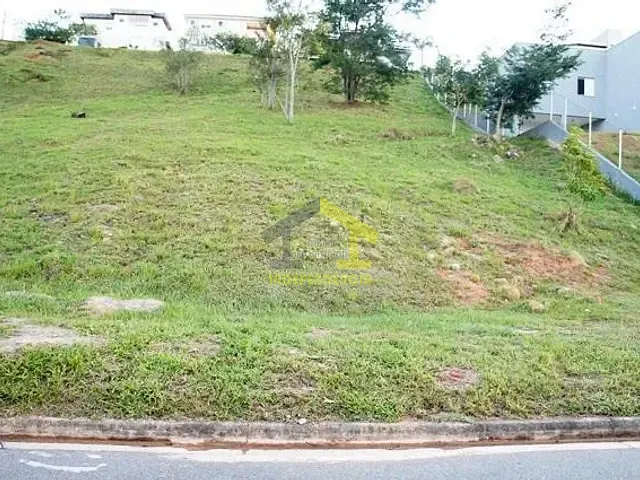Terreno com 900m², à venda, no bairro Parque das Laranjeiras em Itatiba