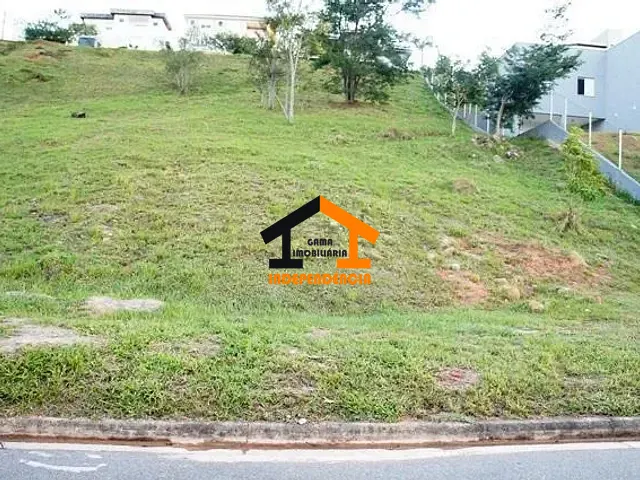Terreno com 900m², à venda, no bairro Parque das Laranjeiras em Itatiba