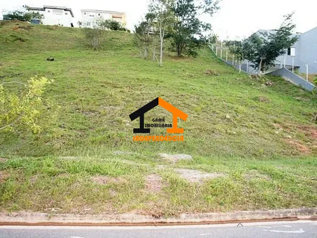 Terreno com 900m², à venda, no bairro Parque das Laranjeiras em Itatiba