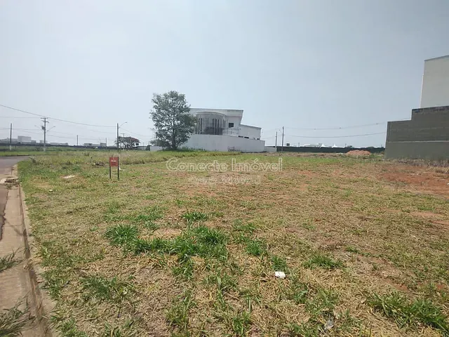 Terreno com 359m², à venda, no bairro Resedas em Holambra