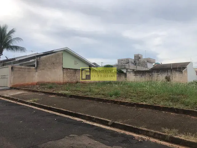Terreno com 204m², à venda, no bairro Jardim Simões em São José do Rio Preto
