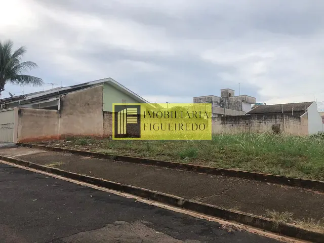 Terreno com 204m², à venda, no bairro Jardim Simões em São José do Rio Preto