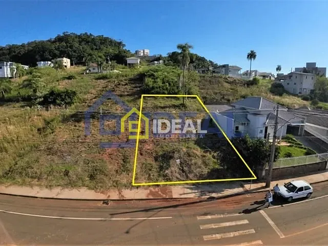 Terreno com 450m², à venda, no bairro Parque de Exposições em Concórdia