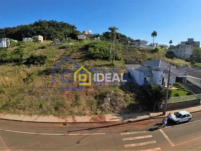 Terreno com 450m², à venda, no bairro Parque de Exposições em Concórdia
