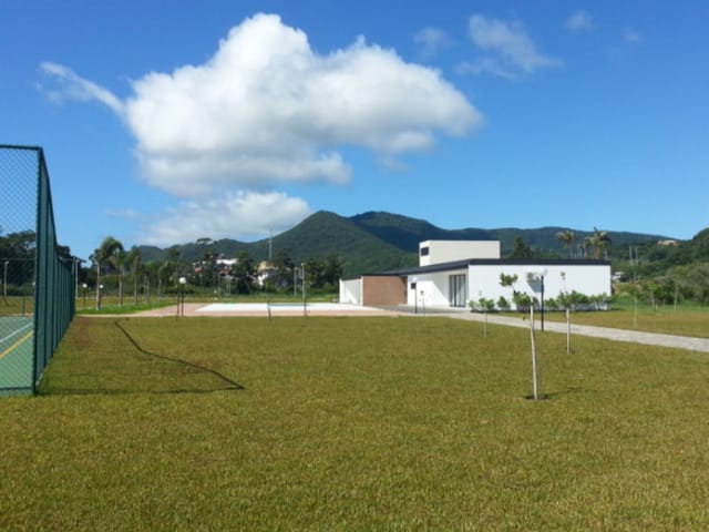 Terreno com 488m², à venda, no bairro Ingleses do Rio Vermelho em Florianópolis