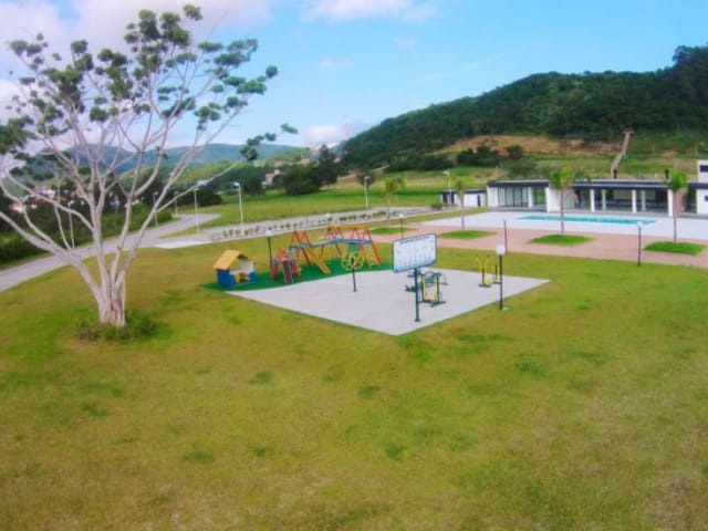 Terreno com 488m², à venda, no bairro Ingleses do Rio Vermelho em Florianópolis