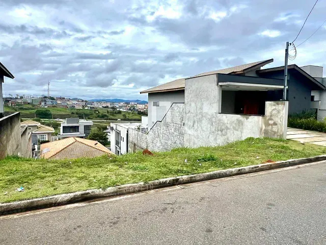 Terreno com 301m², à venda, no bairro Condomínio Villa Real de Bragança em Bragança Paulista