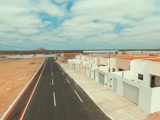 Terreno com 140m², à venda, no bairro Distrito Industrial em Juazeiro