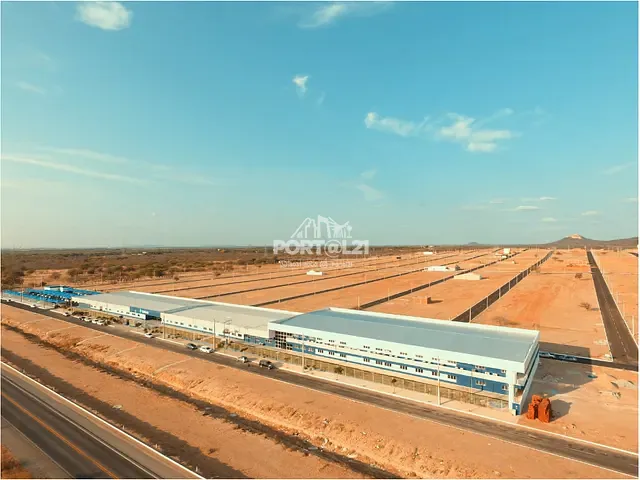 Terreno com 140m², à venda, no bairro Distrito Industrial em Juazeiro