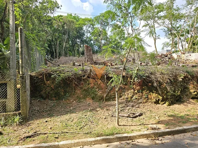 Terreno com 1318m², à venda, no bairro Vila de São Fernando em Cotia