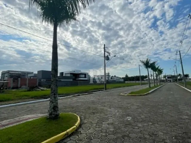 Terreno com 360m², à venda, no bairro xv de novembro em Tijucas
