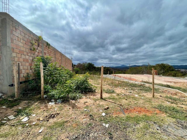 Terreno com 200m², à venda, no bairro Vale das Acácias em Santa Luzia