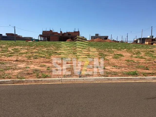 Terreno com 392m², à venda, no bairro Residencial Villa de León em Piratininga