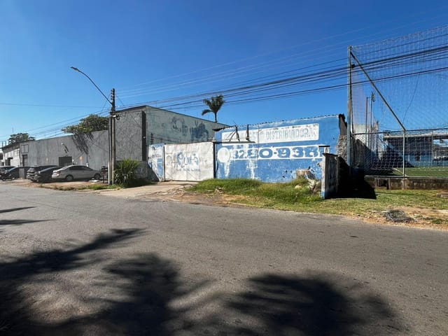 Terreno com 955m², à venda, no bairro Vila Rosa em Goiânia