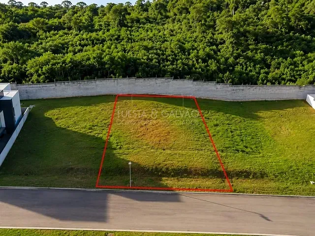 Terreno com 448m², à venda, no bairro Butiatumirim em Colombo