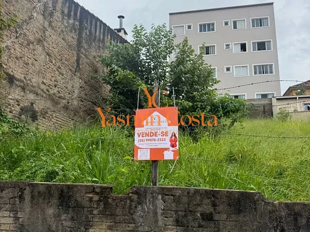 Terreno com 289m², à venda, no bairro Centro em Cambuí