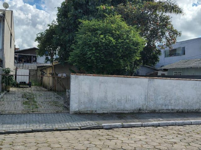 Terreno com 328m², à venda, no bairro São João em Itajaí