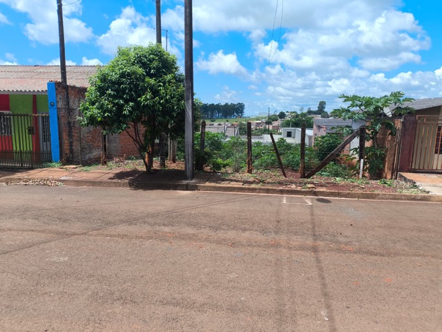 Terreno com 200m², à venda, no bairro Núcleo Habitacional Michel Soni em Apucarana