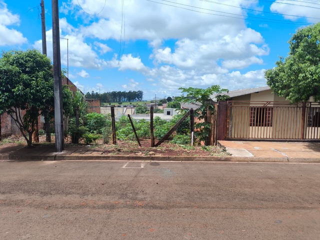 Terreno com 200m², à venda, no bairro Núcleo Habitacional Michel Soni em Apucarana