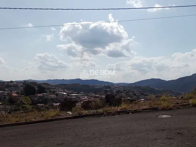 Terreno com 250m², à venda, no bairro Jardim Bandeirantes em Poços de Caldas