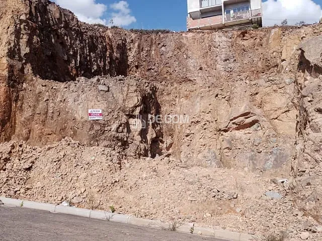 Terreno com 250m², à venda, no bairro Jardim Bandeirantes em Poços de Caldas