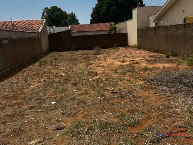 Terreno com 360m², à venda, no bairro Interlagos em Três Lagoas