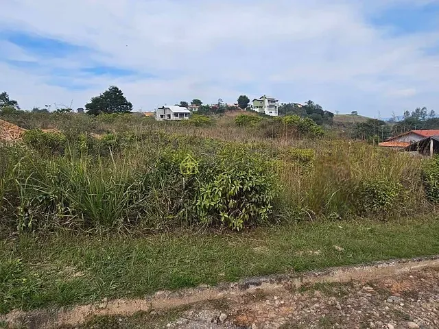 Terreno com 450m², à venda, no bairro Penedo em Itatiaia