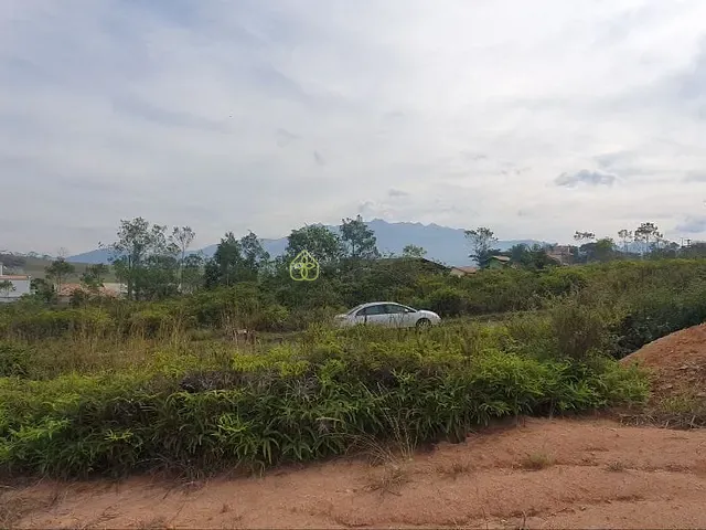 Terreno com 450m², à venda, no bairro Penedo em Itatiaia