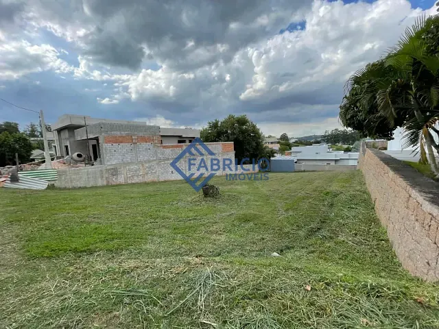 Terreno com 810m², à venda, no bairro Condomínio Residencial Terras de Santa Tereza em Vinhedo