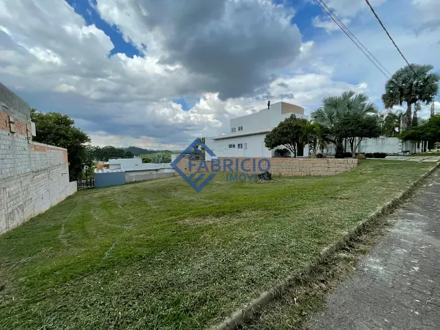 Terreno com 810m², à venda, no bairro Condomínio Residencial Terras de Santa Tereza em Vinhedo