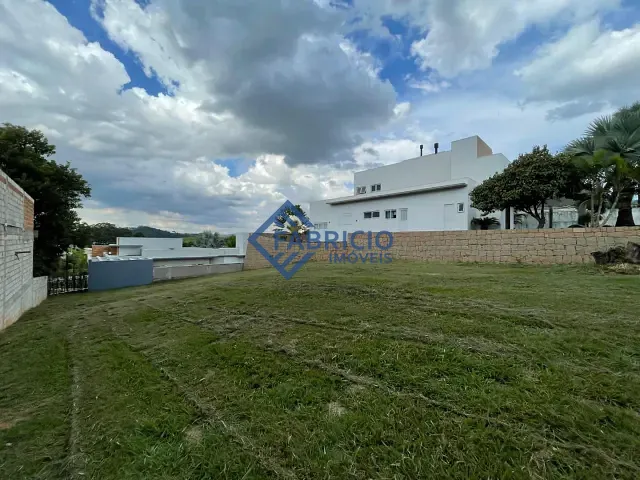 Terreno com 810m², à venda, no bairro Condomínio Residencial Terras de Santa Tereza em Vinhedo