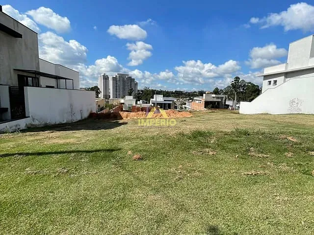 Terreno com 301m², à venda, no bairro Residencial Central Parque em Salto
