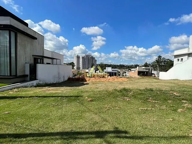 Terreno com 301m², à venda, no bairro Residencial Central Parque em Salto