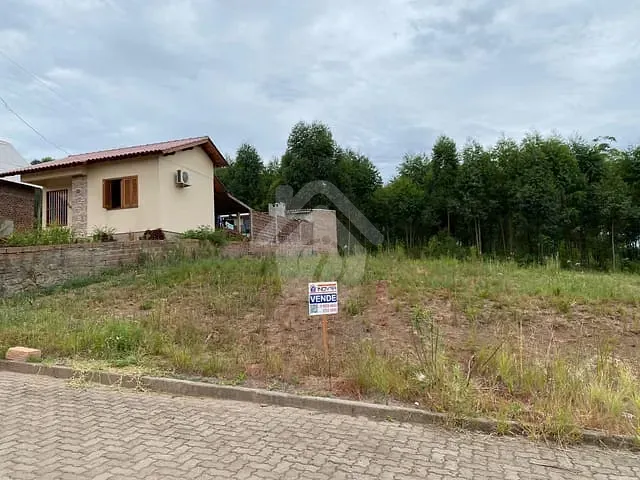 Terreno com 351m², à venda, no bairro Centro em Paverama