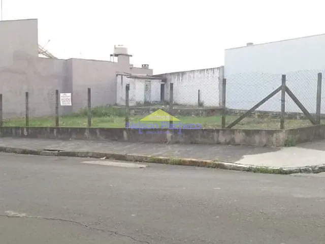 Terreno com 307m², à venda, no bairro Centro em Capivari