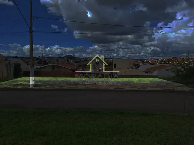 Terreno com 499m², à venda, no bairro Jardim Ouro Verde em Guaxupé