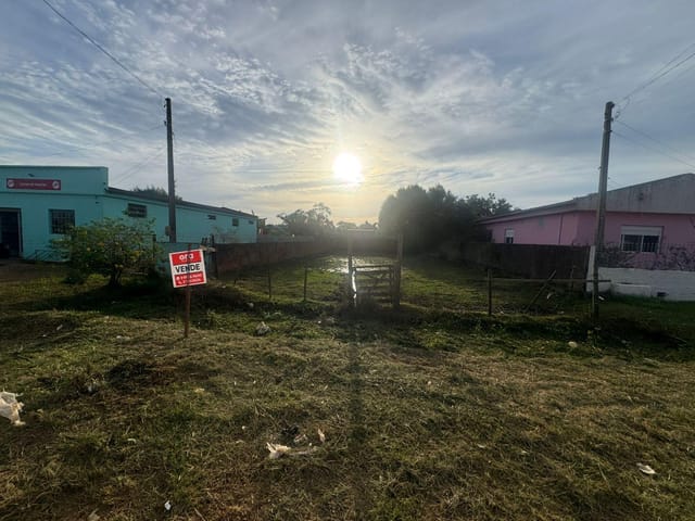 Terreno com 360m², à venda, no bairro Três Vendas em Pelotas