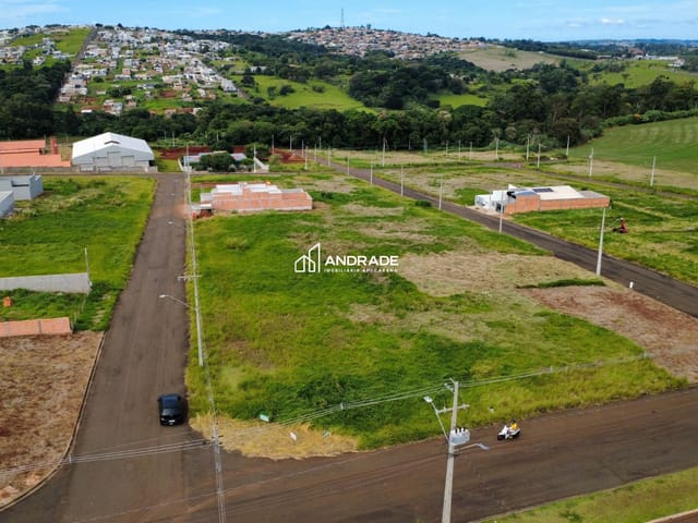 Terreno com 387m², à venda, no bairro Residencial Rosa Cazarin em Apucarana