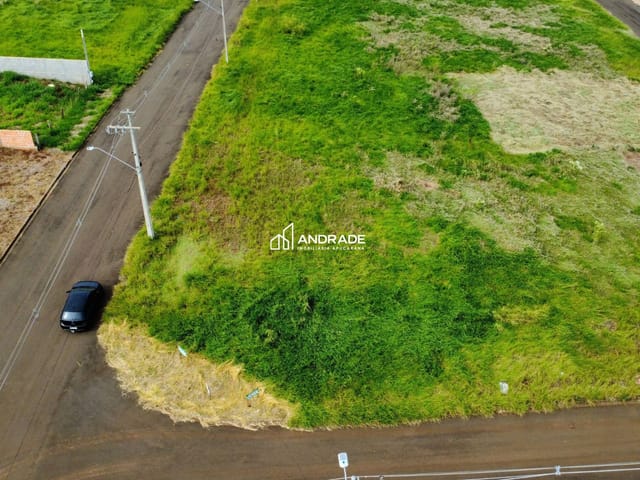 Terreno com 387m², à venda, no bairro Residencial Rosa Cazarin em Apucarana