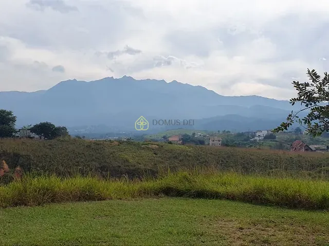 Terreno com 450m², à venda, no bairro Penedo em Itatiaia