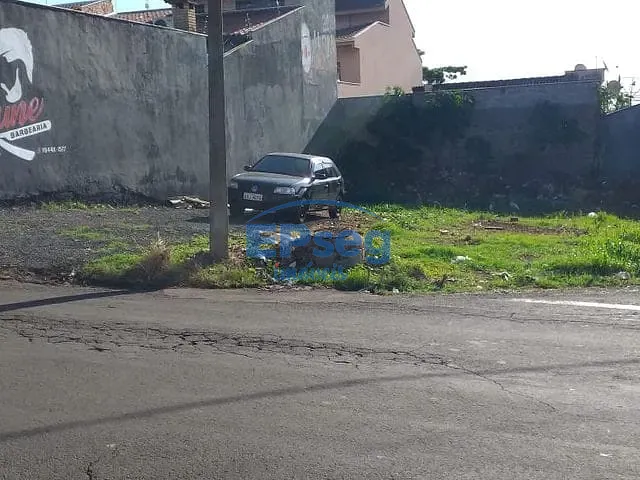Terreno com 305m², à venda, no bairro Conjunto Habitacional Maria Cecília Serrano de Oliveira em Londrina