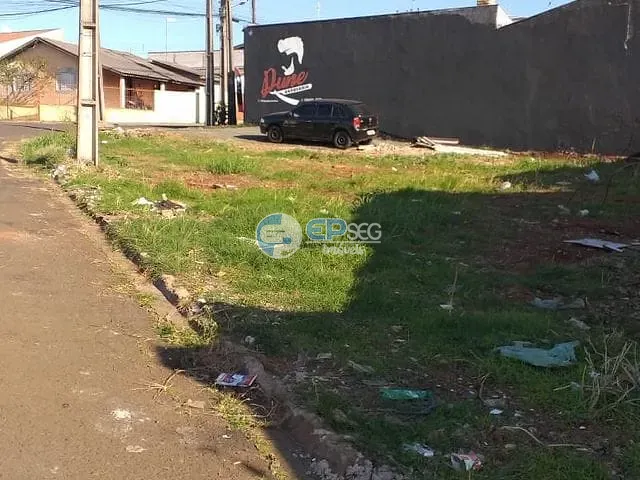 Terreno com 305m², à venda, no bairro Conjunto Habitacional Maria Cecília Serrano de Oliveira em Londrina