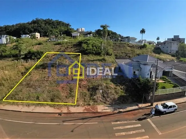 Terreno com 450m², à venda, no bairro Parque de Exposições em Concórdia