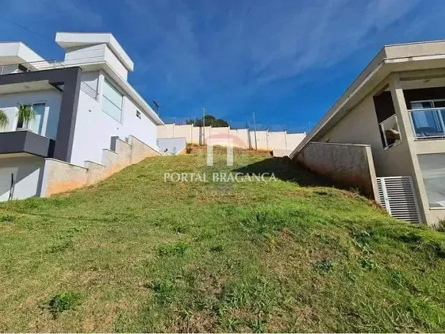 Terreno com 300m², à venda, no bairro Condomínio Villa Real de Bragança em Bragança Paulista