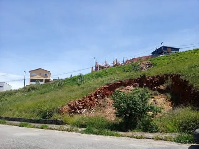 Terreno com 578m², à venda, no bairro Jardim Esmeralda em Poços de Caldas