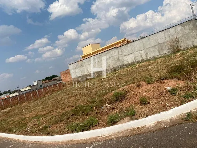 Terreno com 430m², à venda, no bairro Residencial Portal do Oriente em Goiânia